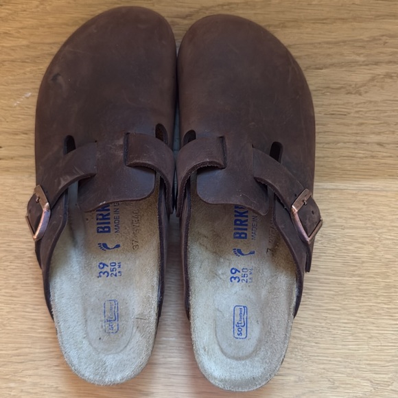 Like new Women's Birkenstock Boston Clogs, Oiled Leather Soft Footbed - Picture 5 of 8